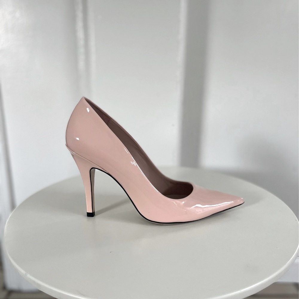Schutz patent leather pumps